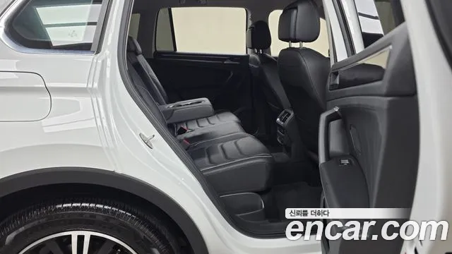 Volkswagen Tiguan Tiguan 2 поколение 2.0 TDI Premium — Фото автомобиля 11