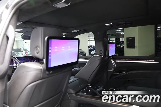 Cadillac Escalade 5th Gen — Фото автомобиля 9