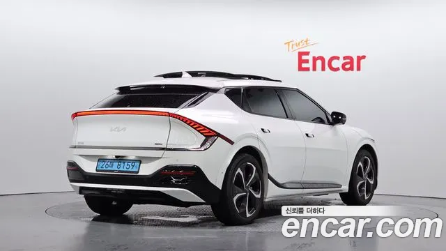 Kia EV6 — Фото автомобиля 2
