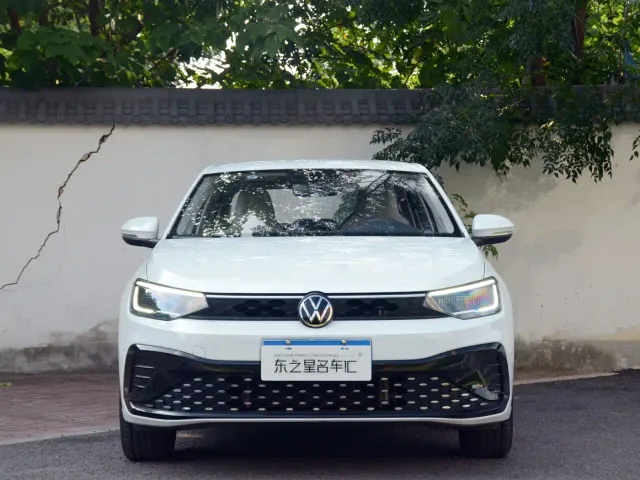 Volkswagen Lavida — Фото автомобиля 2