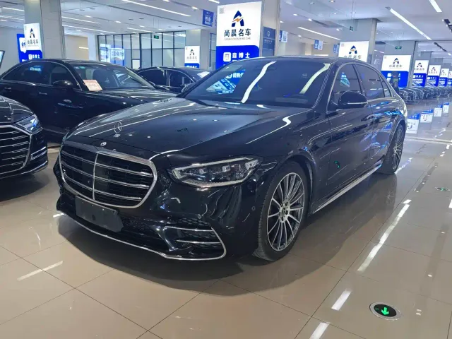 Фотография автомобиля — Mercedes-Benz S-Class