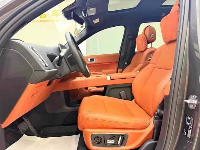 Li Auto L8 — Фото автомобиля 6
