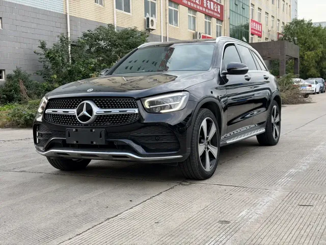 Фотография автомобиля — Mercedes-Benz GLC-Class