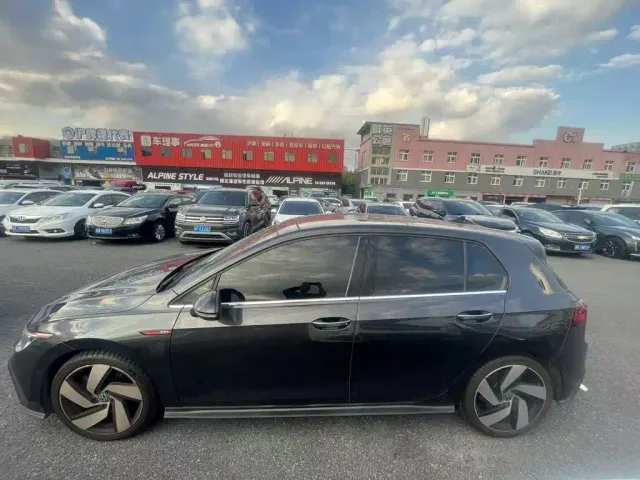 Volkswagen Golf GTI — Фото автомобиля 3