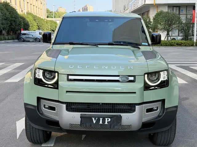 Land Rover Defender — Фото автомобиля 2