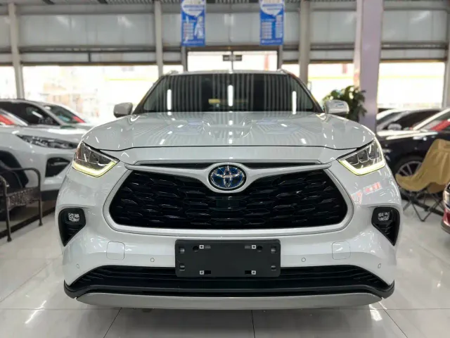 Toyota Highlander — Фото автомобиля 2