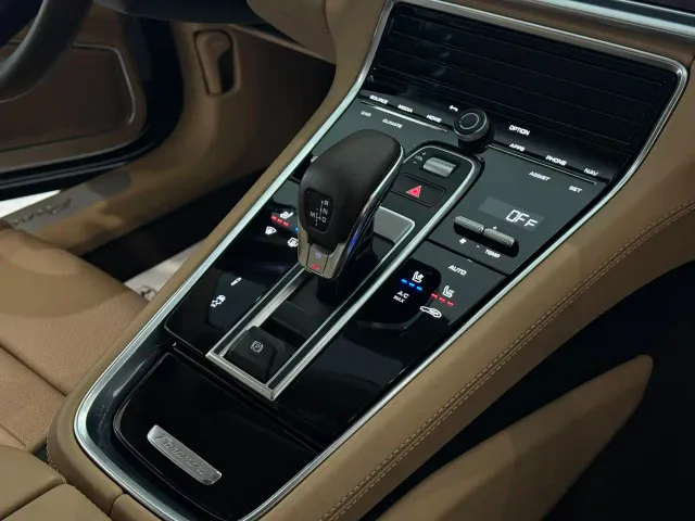 Porsche Panamera — Фото автомобиля 17