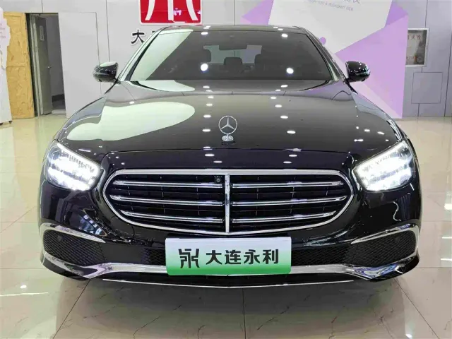 Mercedes-Benz E-Class — Фото автомобиля 2