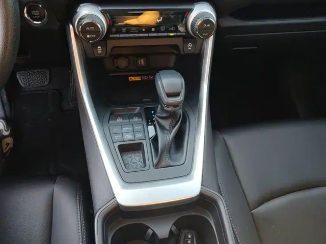 Toyota RAV4 — Фото автомобиля 13