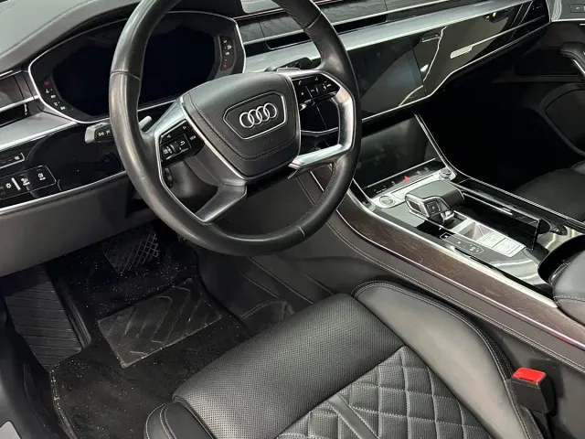 Audi A8 — Фото автомобиля 9