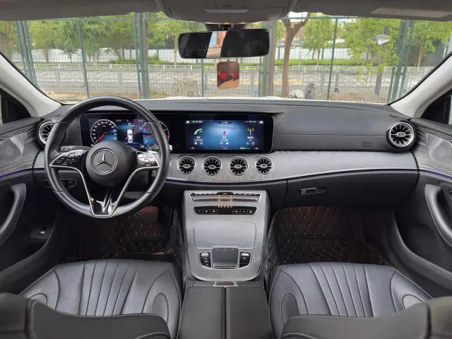 Mercedes-Benz CLS-Class — Фото автомобиля 17