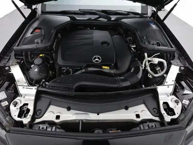 Mercedes-Benz E-Class — Фото автомобиля 6