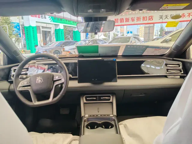 BYD Qin L — Фото автомобиля 8