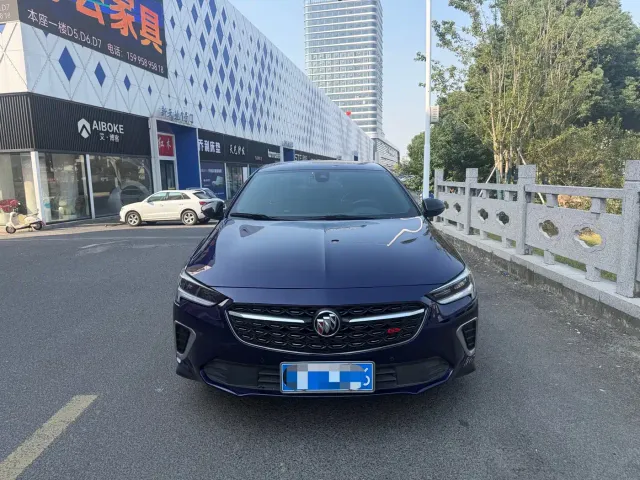 Buick Regal — Фото автомобиля 2