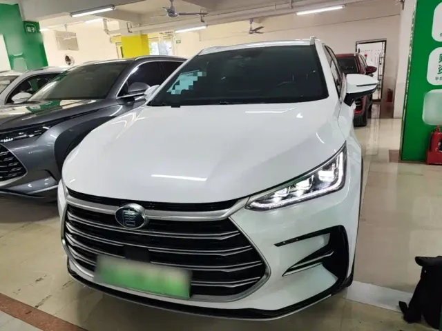 BYD Tang — Фото автомобиля 2