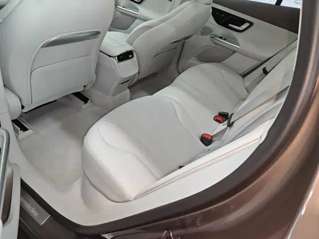 Mercedes-Benz EQE SUV — Фото автомобиля 16