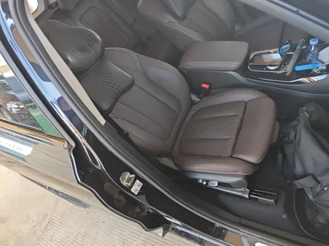 BMW iX3 — Фото автомобиля 24