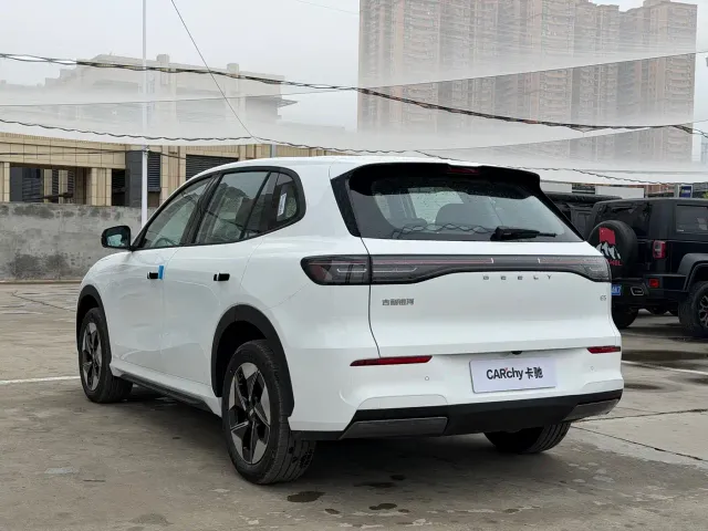 Geely Galaxy E5 — Фото автомобиля 6