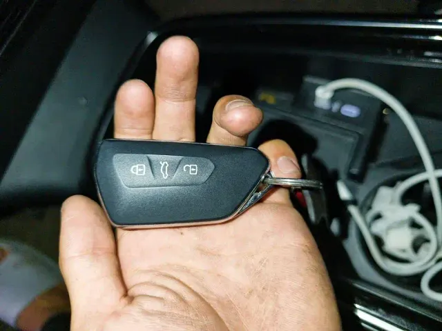 Volkswagen ID.4 X — Фото автомобиля 9