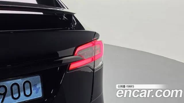 Tesla Model X — Фото автомобиля 23