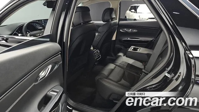 Genesis GV70 — Фото автомобиля 12