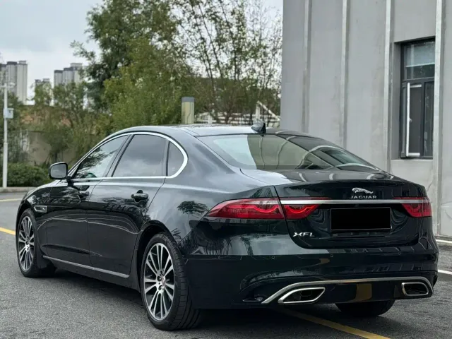 Jaguar XFL — Фото автомобиля 16