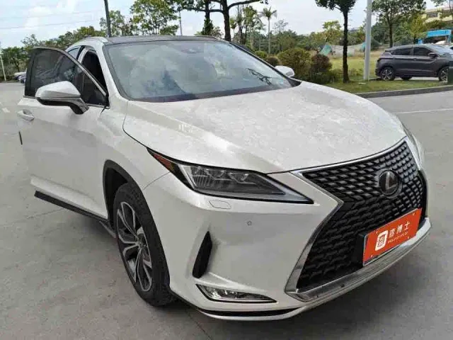 Lexus RX — Фото автомобиля 2