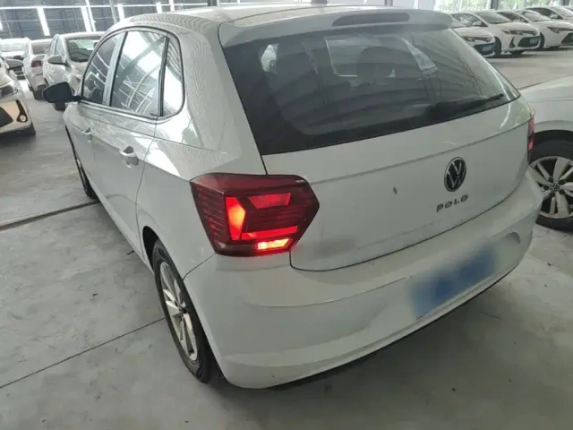 Volkswagen Polo — Фото автомобиля 4