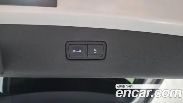 Genesis GV70 — Фото автомобиля 30