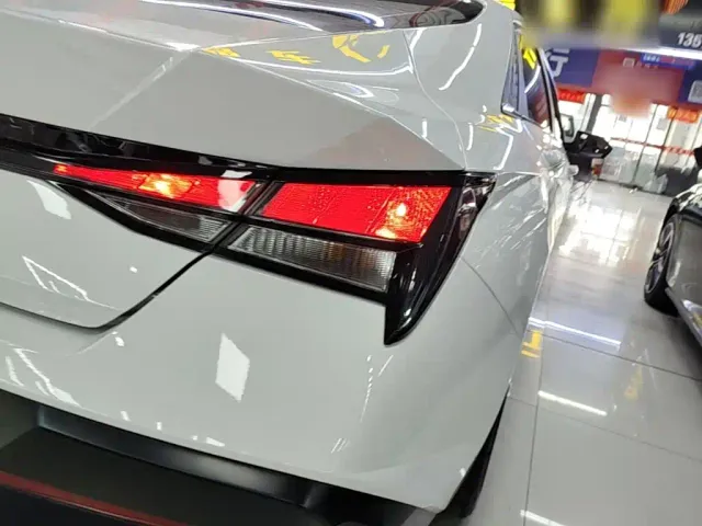 Hyundai Elantra — Фото автомобиля 7