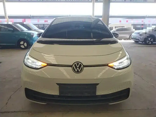 Volkswagen ID.3 — Фото автомобиля 2