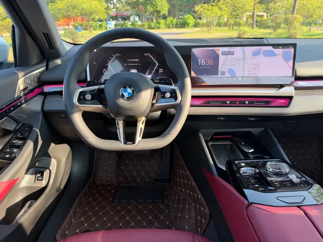 BMW 5 Series — Фото автомобиля 12
