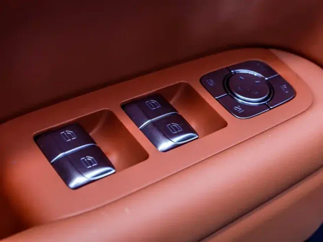 Li Auto L6 — Фото автомобиля 22