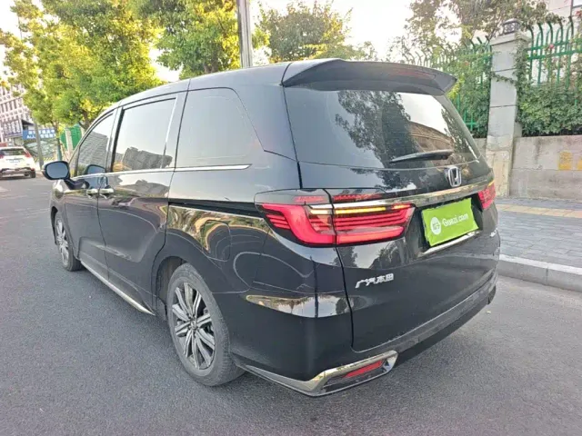 Honda Odyssey — Фото автомобиля 4