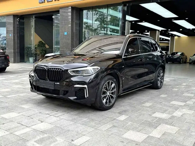 Фотография автомобиля — BMW X5