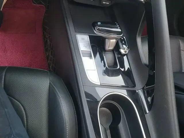 Hyundai Elantra — Фото автомобиля 13