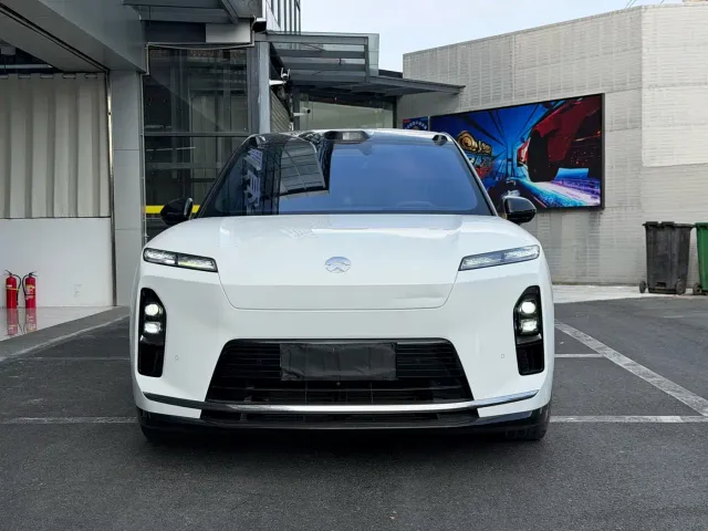 Nio ES8 — Фото автомобиля 3