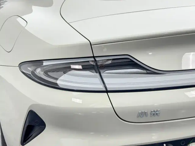 Xiaomi SU7 — Фото автомобиля 11