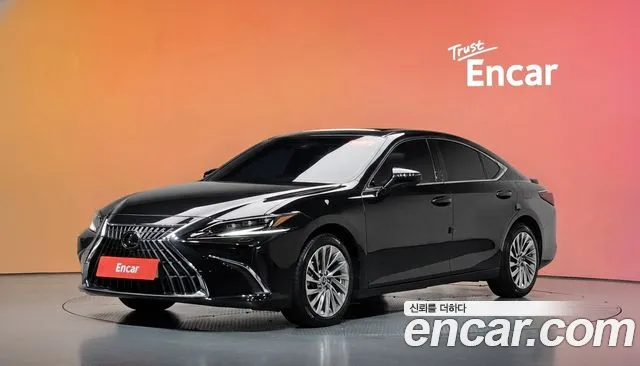 Фотография автомобиля — Lexus ES 7th Gen