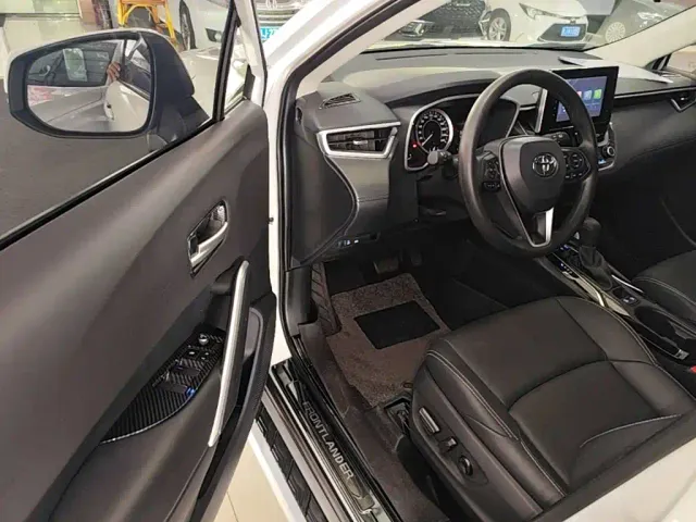 Toyota Frontlander — Фото автомобиля 15