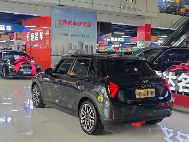 MINI Hatch — Фото автомобиля 12