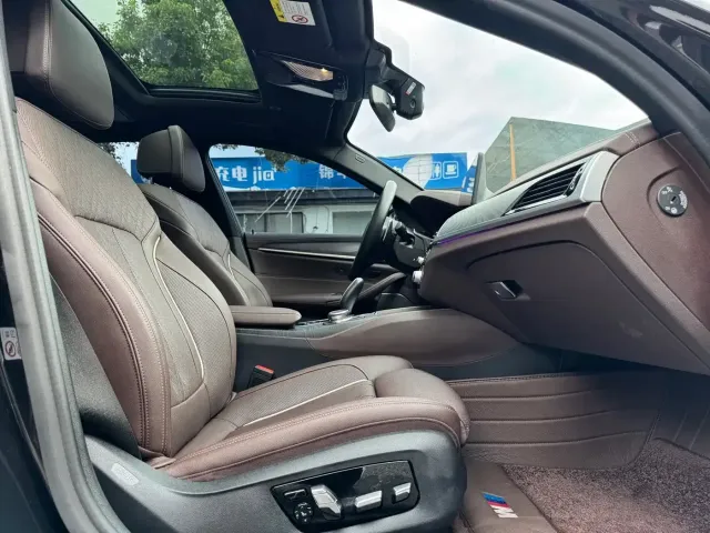 BMW BMW 5 Series 2022 530Li Exclusive M Sport Package — Фото автомобиля 14