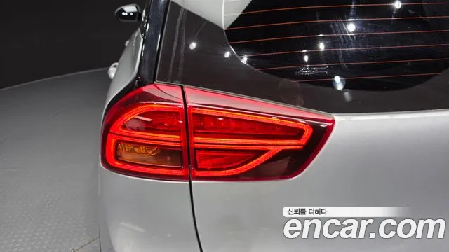 Kia Niro — Фото автомобиля 7
