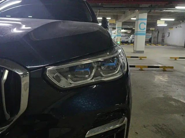 BMW BMW X5 2023 xDrive 30Li M Sport Package — Фото автомобиля 5