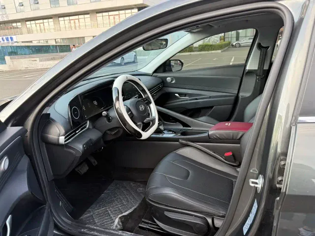 Hyundai Elantra — Фото автомобиля 7