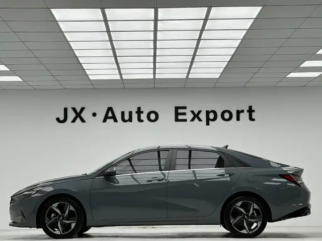 Hyundai Elantra — Фото автомобиля 24