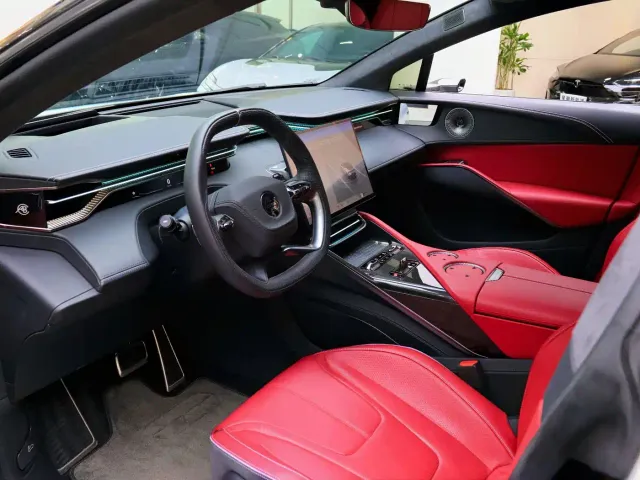 Lotus Eletre — Фото автомобиля 5