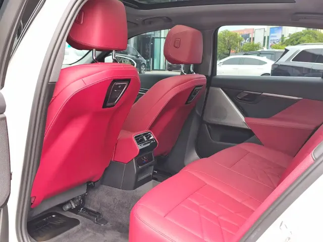 BMW 5 Series — Фото автомобиля 11
