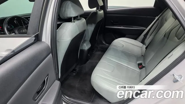 Hyundai Avante CN7 — Фото автомобиля 11