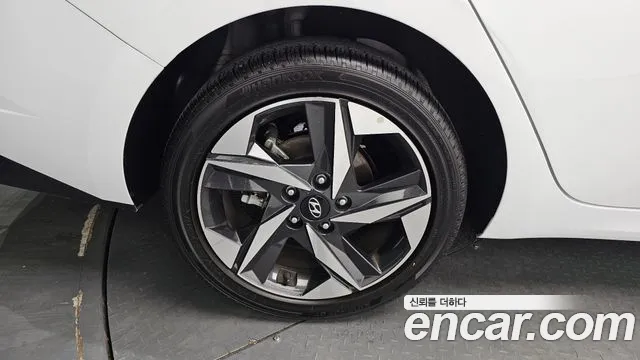 Hyundai Avante CN7 — Фото автомобиля 5